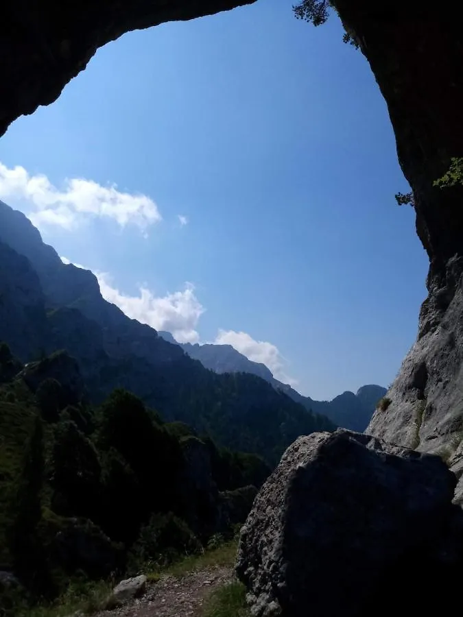 Il Giardino Di Cres Bed & Breakfast Esino Lario Italy